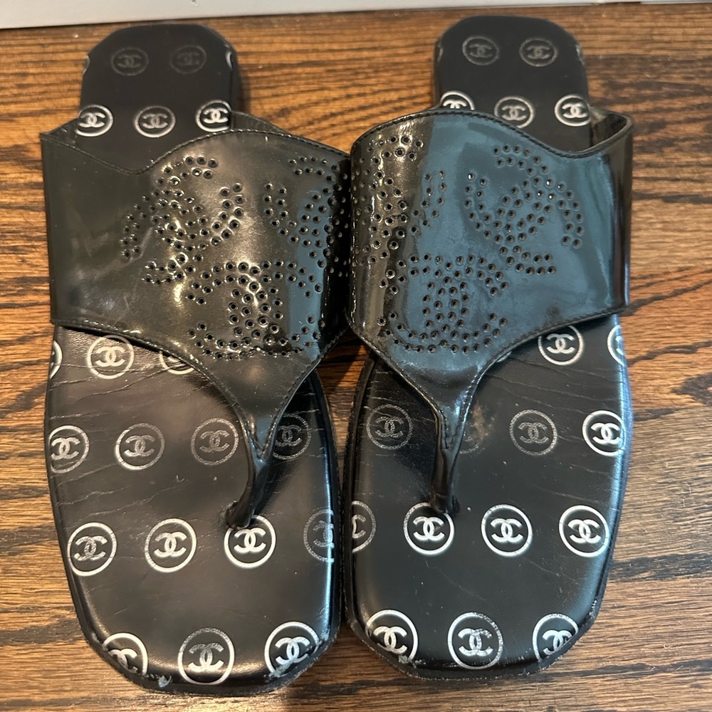 Chanel Sandles